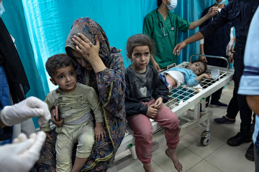 Hospital dañado por los ataques en la Franja de Gaza