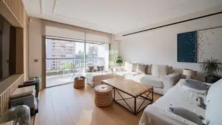 El novio de Ayuso pone a la venta el piso de lujo